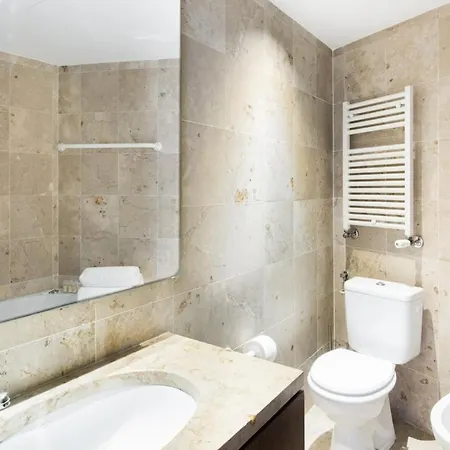 Architect-designed Loft In A Historic Hilltop Neighborhood דירה