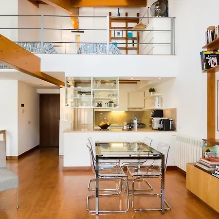 Architect-designed Loft In A Historic Hilltop Neighborhood דירה