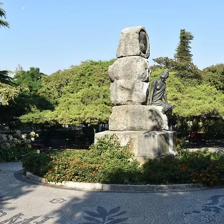 Architect-designed Loft In A Historic Hilltop Neighborhood * Lisboa
