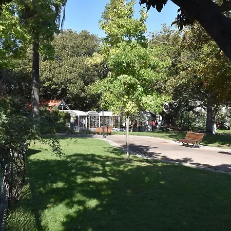 Appartamento Architect-designed Loft In A Historic Hilltop Neighborhood Lisbona