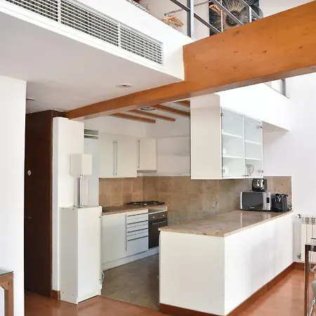 Appartamento Architect-designed Loft In A Historic Hilltop Neighborhood Lisbona
