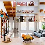 Apartmán Architect-designed Loft In A Historic Hilltop Neighborhood Lisboa