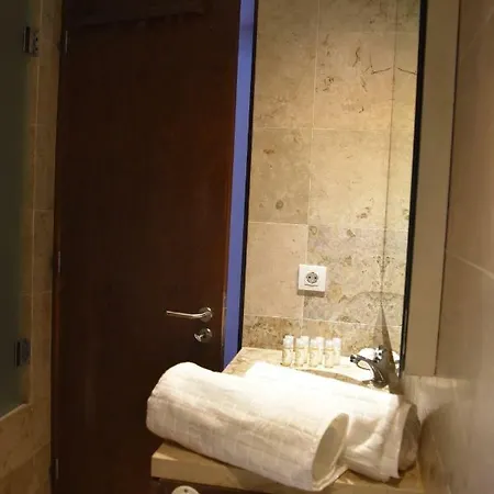 Апартаменты Architect-designed Loft In A Historic Hilltop Neighborhood