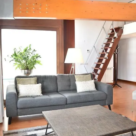 Architect-designed Loft In A Historic Hilltop Neighborhood Лиссабон