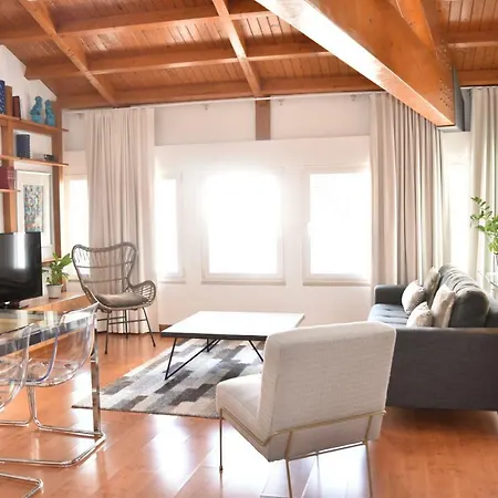 Апартаменты Architect-designed Loft In A Historic Hilltop Neighborhood *